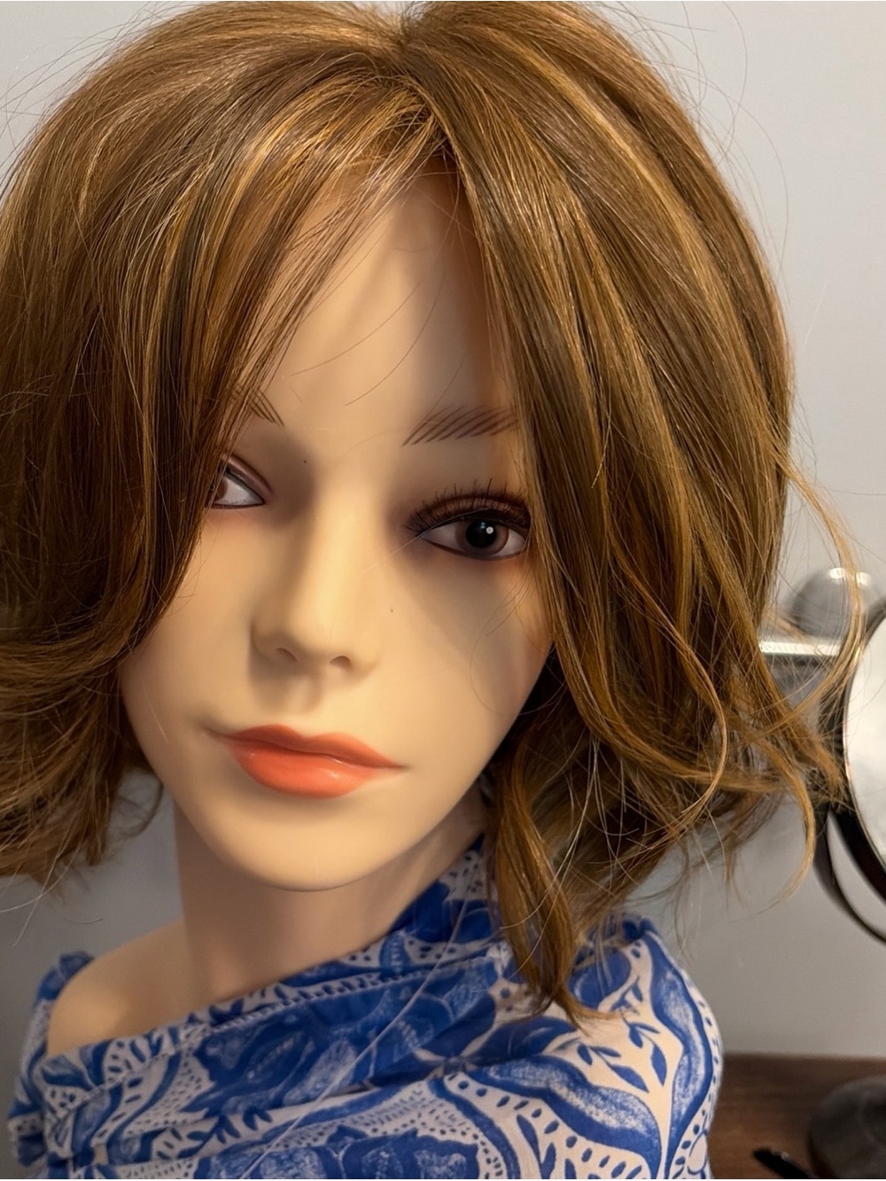 Raquel Welch Flirt Alert Wig RL 12/16 In Gorgeous Honey Toast